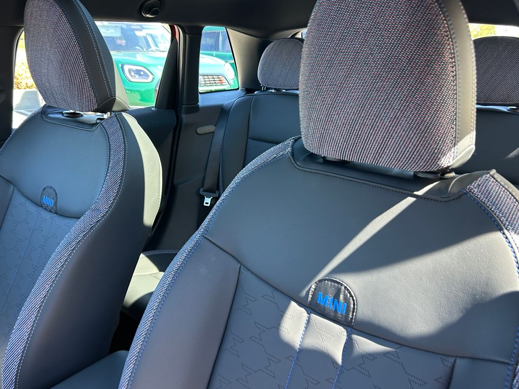 Thumbnail: 2025 MINI Cooper Hardtop - 14