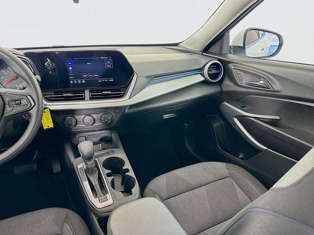 Thumbnail: 2025 Chevrolet Trax - 23