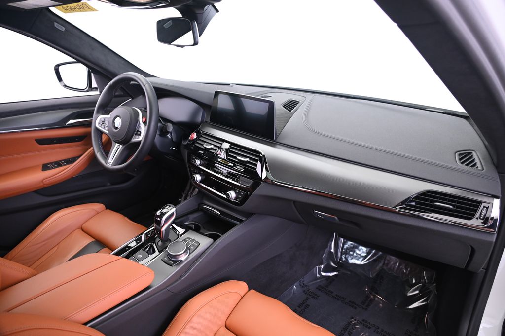 Thumbnail: 2020 BMW M5 - 27
