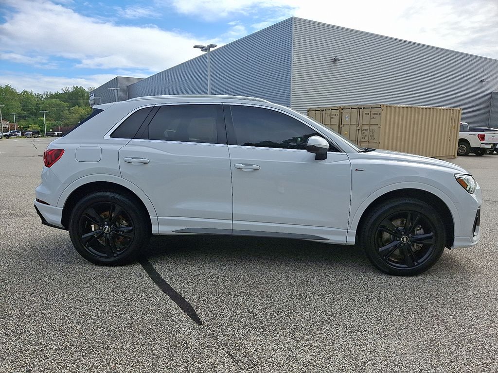 Thumbnail: 2022 Audi Q3 - 7
