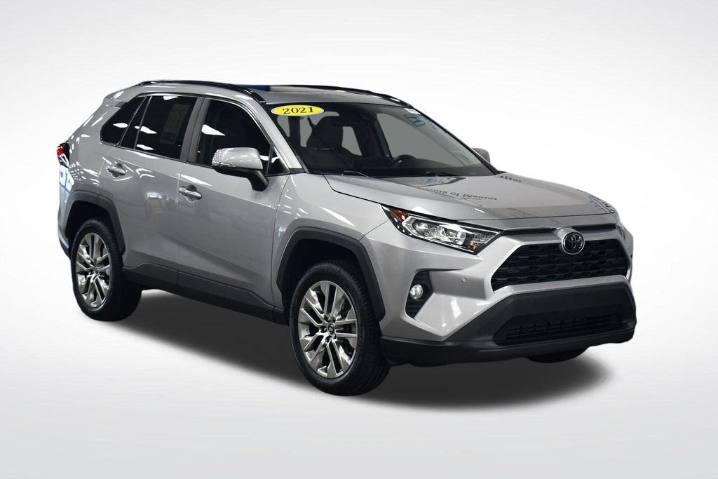 Thumbnail: 2021 Toyota RAV4 - 10