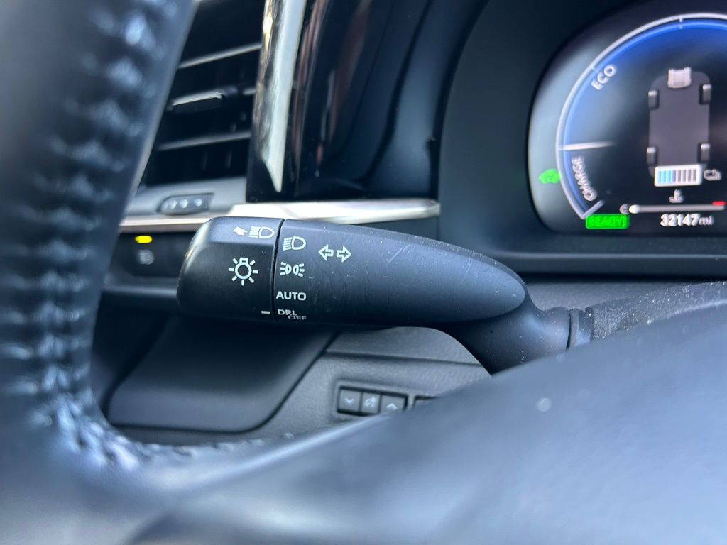 Thumbnail: 2023 Toyota Crown - 21