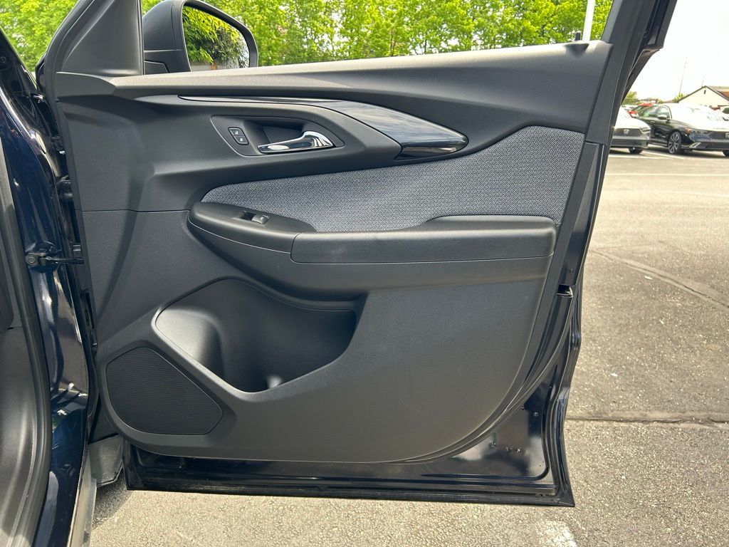 2021 Chevrolet TrailBlazer LS 23