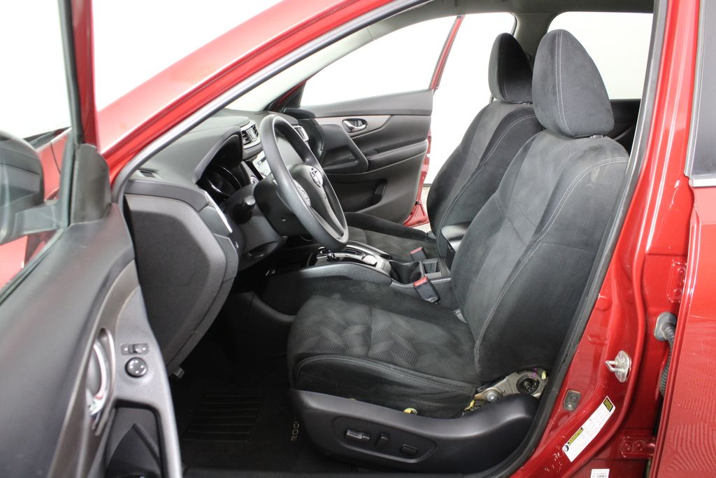 Used 2014 Nissan Rogue for sale in 