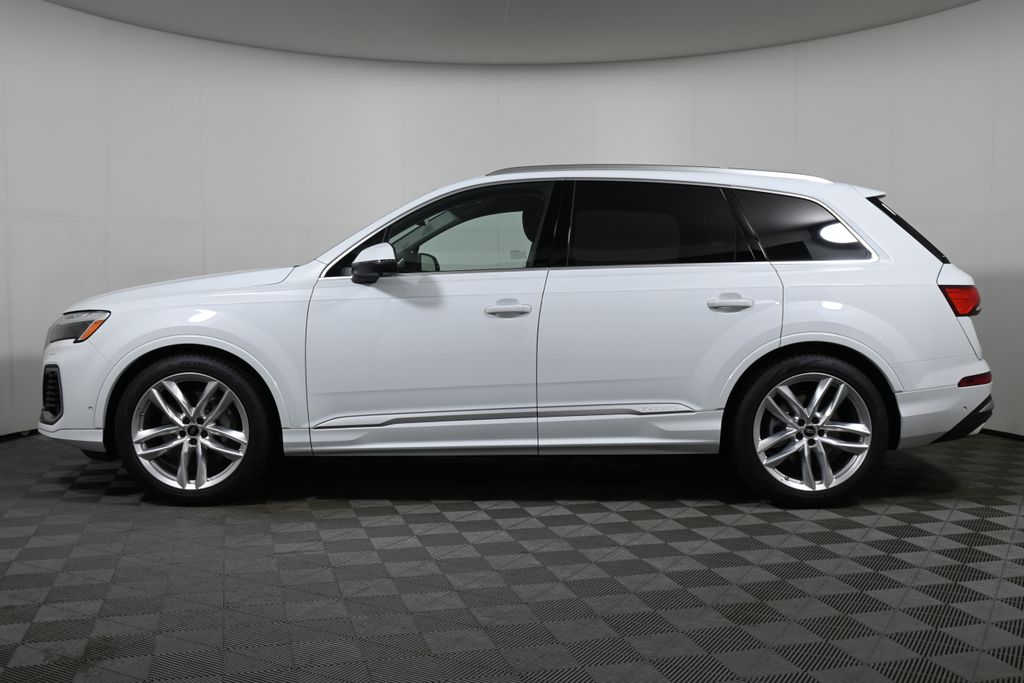Thumbnail: 2025 Audi Q7 - 2