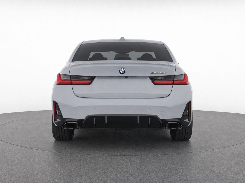 Thumbnail: 2024 BMW 3 Series - 4