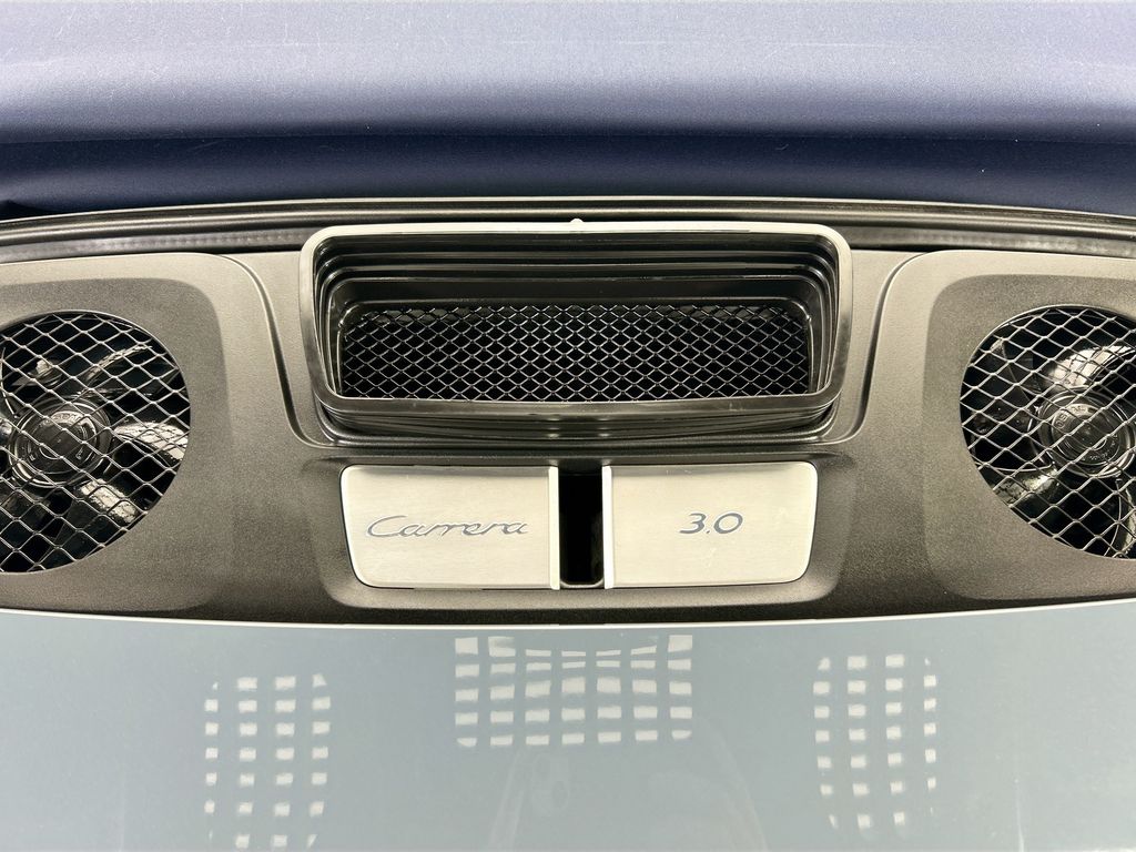 Thumbnail: 2017 Porsche 911 - 26