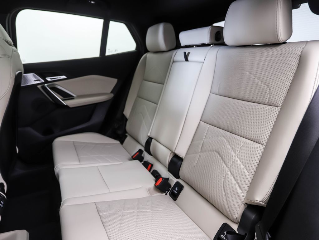 Thumbnail: 2025 BMW X2 - 22