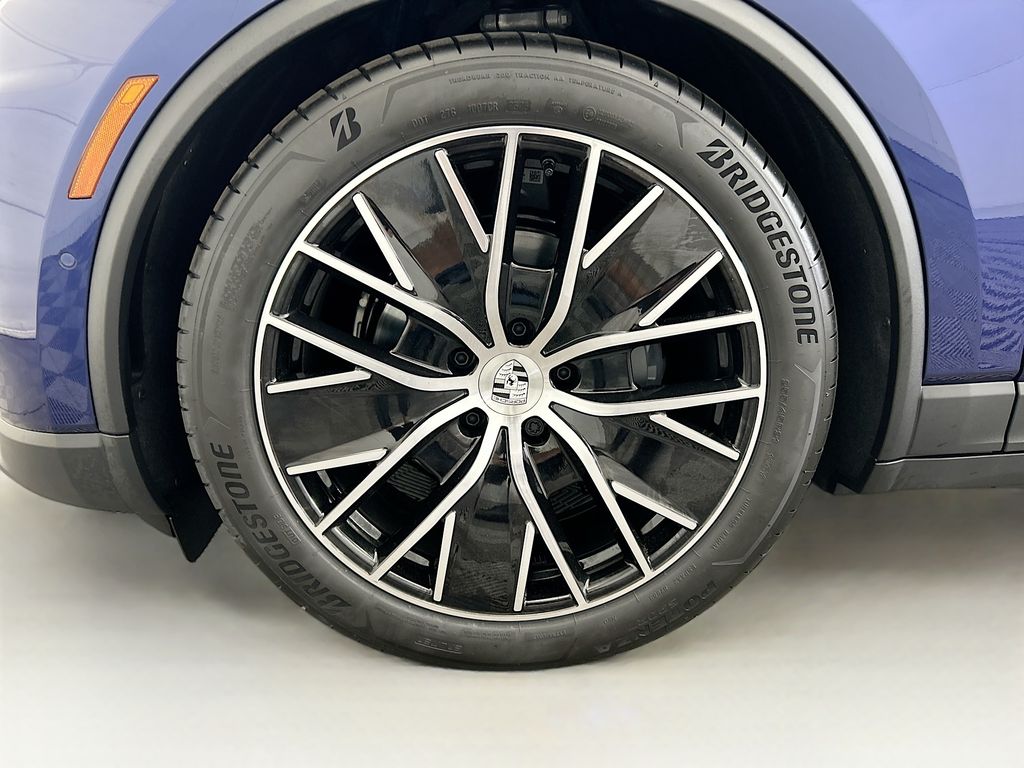 Thumbnail: 2025 Porsche Macan - 31