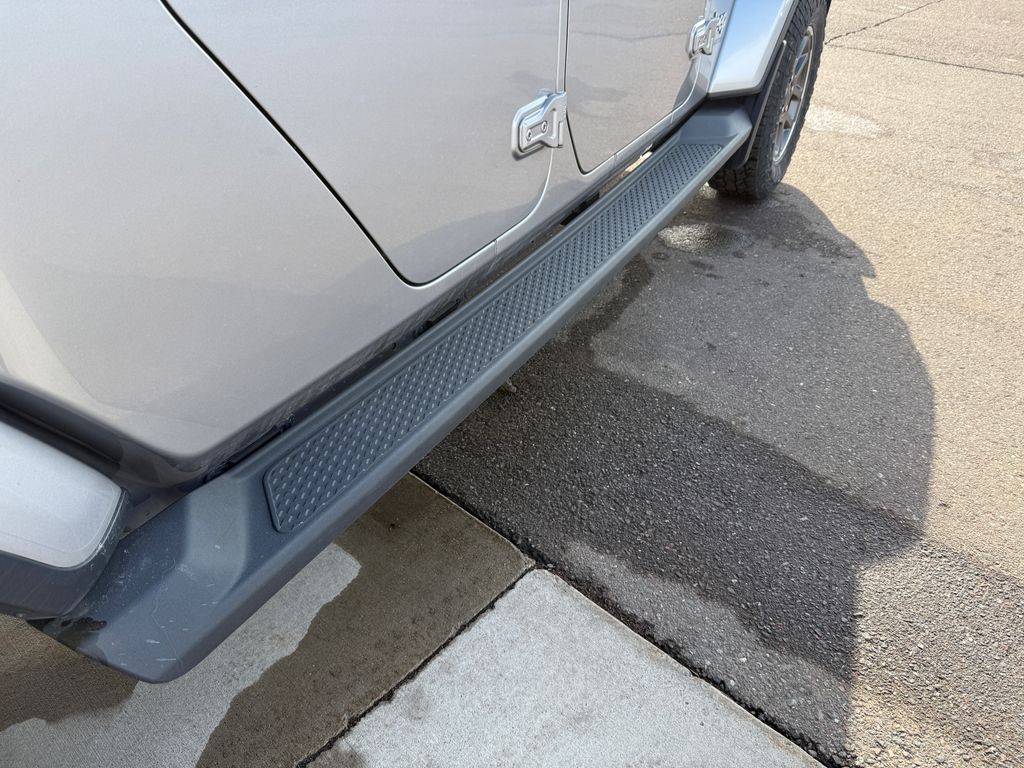 Certified Used 2020 Silver Jeep Overland image 16