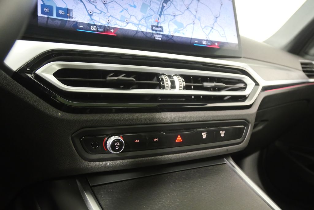 Thumbnail: 2024 BMW 3 Series - 25