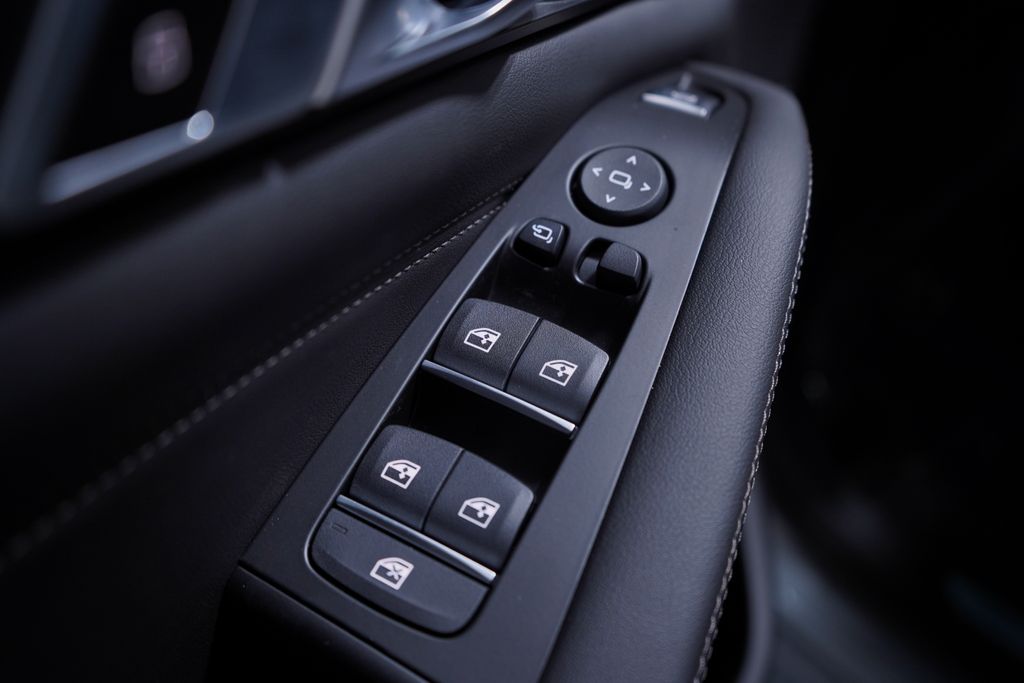 Thumbnail: 2026 BMW X5 - 11