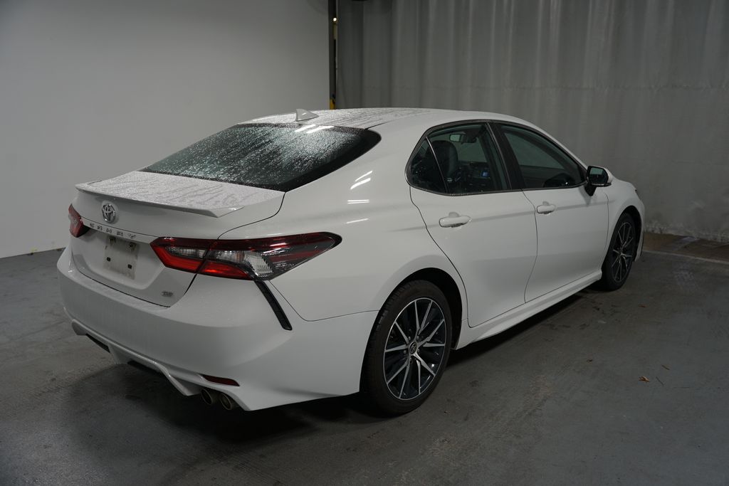 2022 Toyota Camry SE 6