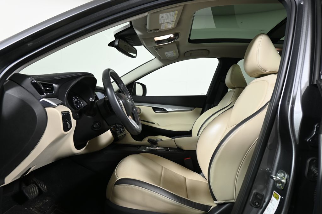 Thumbnail: 2022 INFINITI QX50 - 3