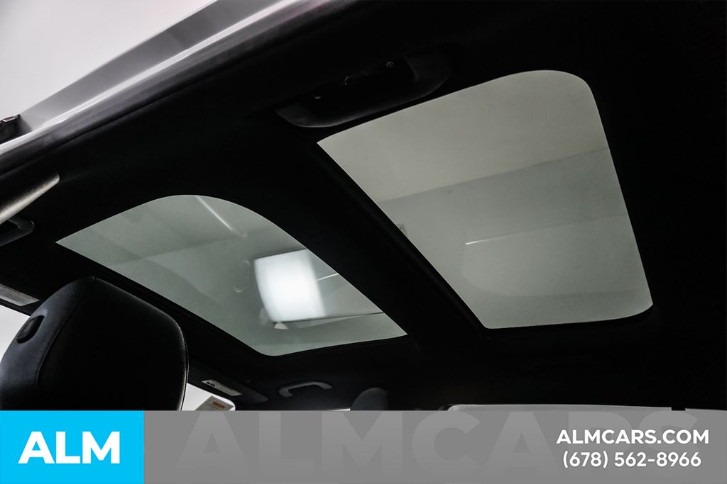 Used 2022 White Mercedes-Benz GLB 250 image 24