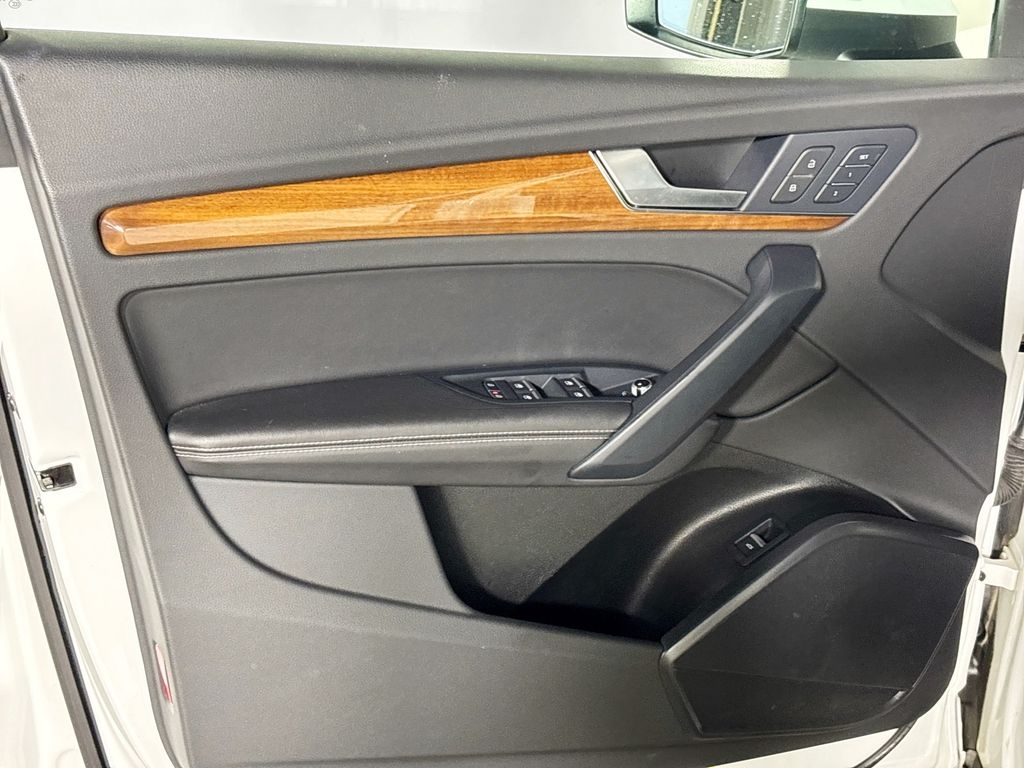 2022 Audi Q5 45 S line Premium