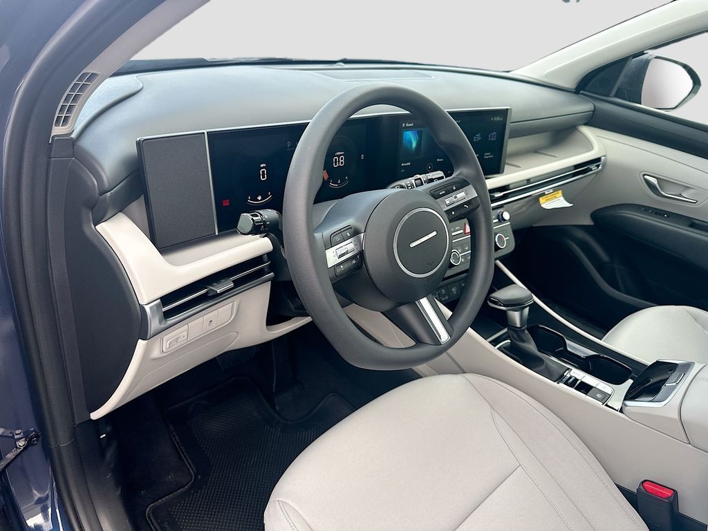 2025 Hyundai Tucson SE 9
