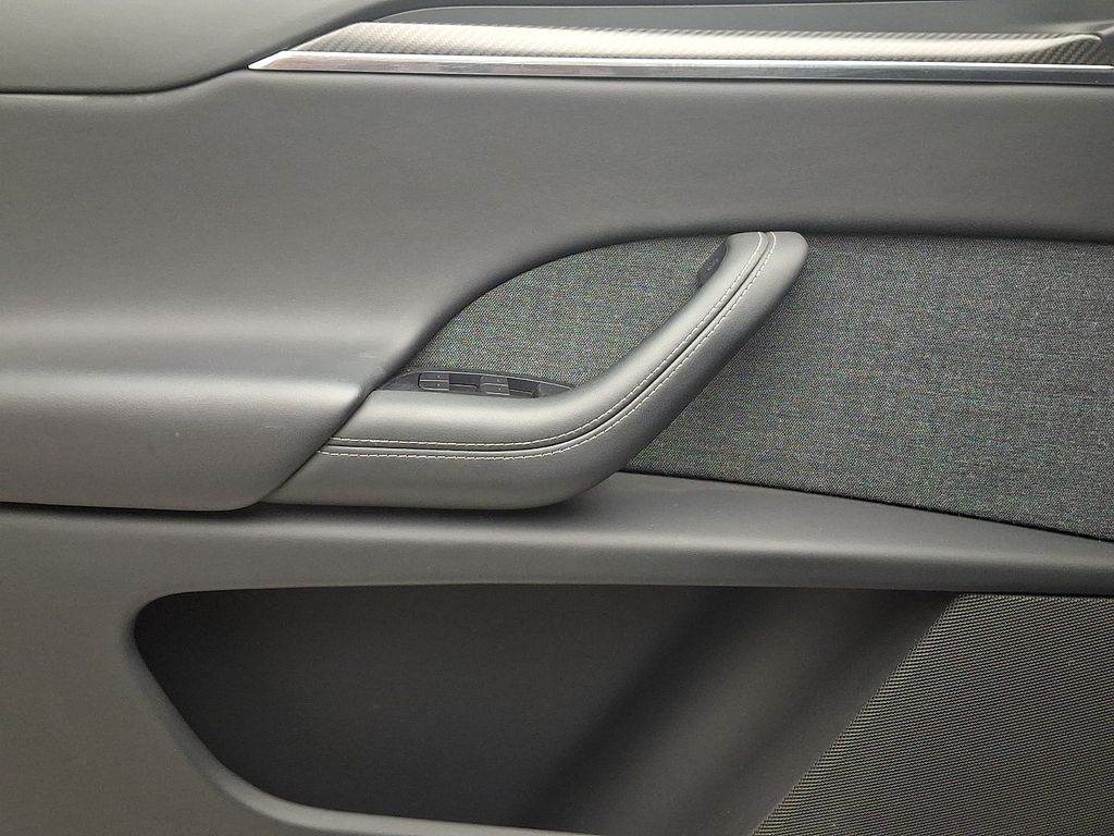 Thumbnail: 2022 Tesla Model X - 14