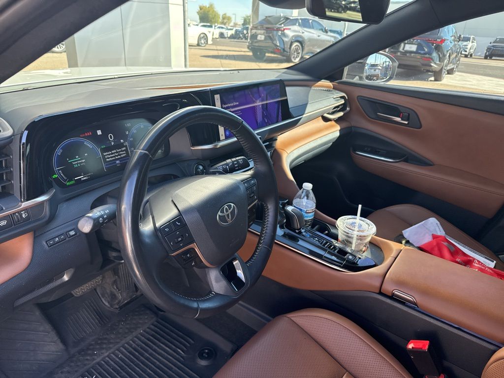 Thumbnail: 2025 Toyota Crown Signia - 8