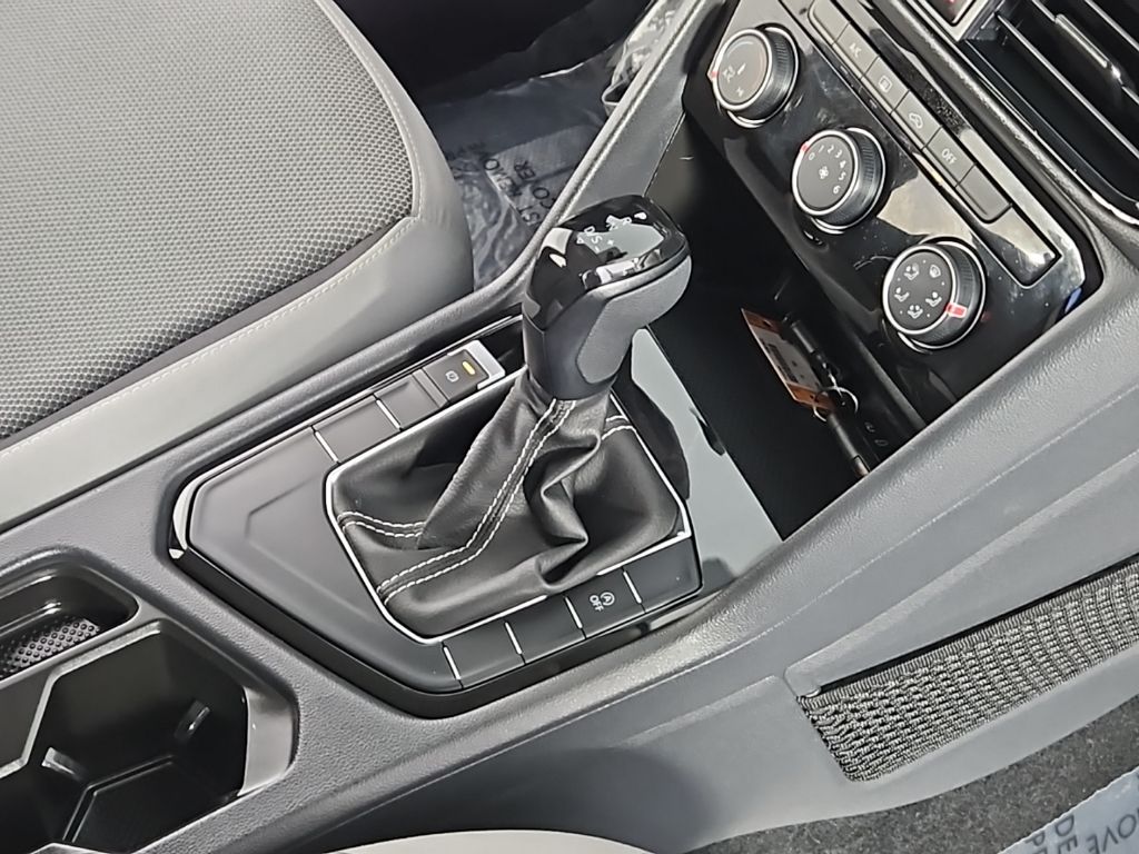 Thumbnail: 2023 Volkswagen Taos - 15