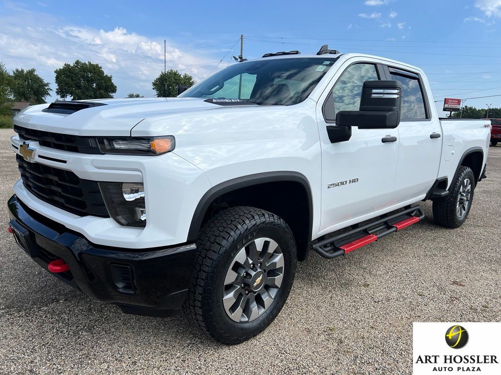 Summit White 2024 Chevrolet Silverado 2500HD Pickup Truck Four-Wheel Drive Automatic