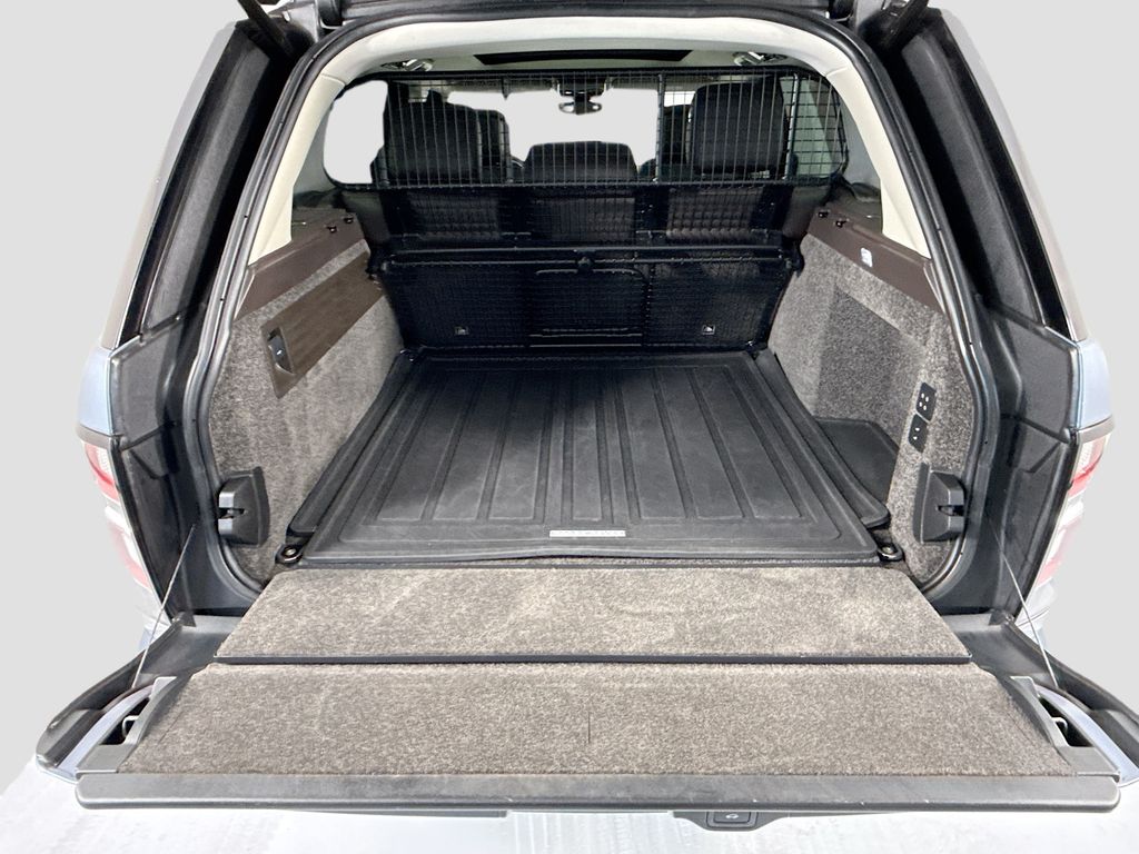 Thumbnail: 2018 Land Rover Range Rover - 28