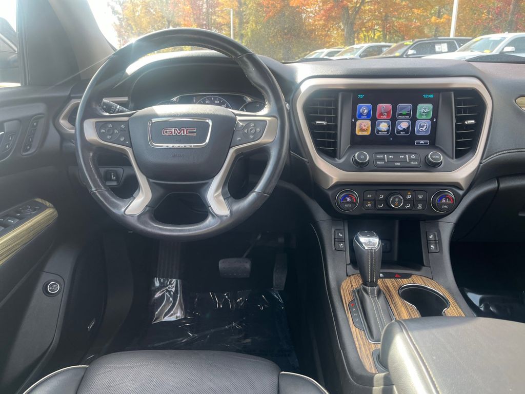 2019 GMC Acadia Denali 9