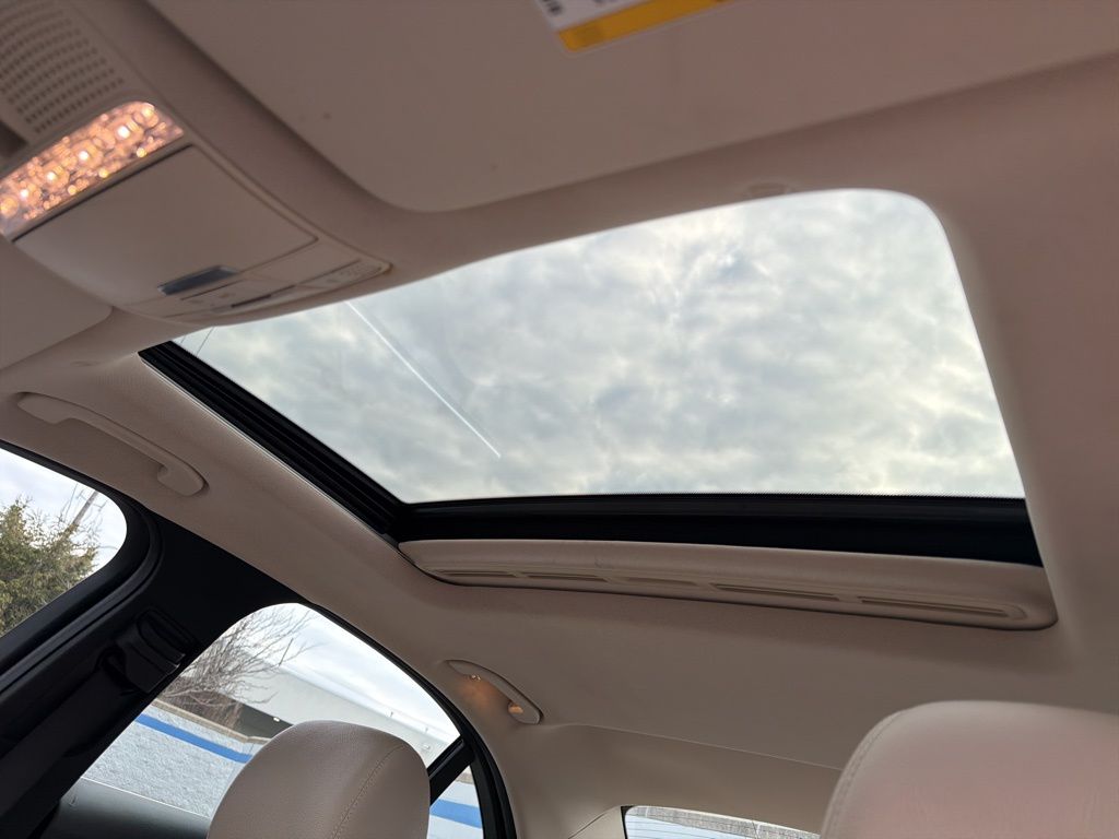 Thumbnail: 2021 Mercedes-Benz C-Class - 11