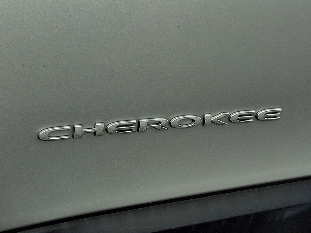 2019 Jeep Cherokee Limited Silver at Subaru and VW of Moon Township