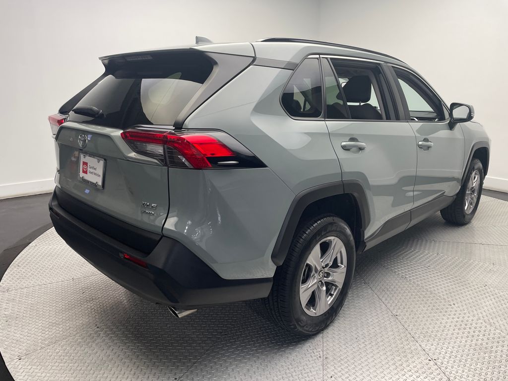 2023 Toyota RAV4 XLE 5
