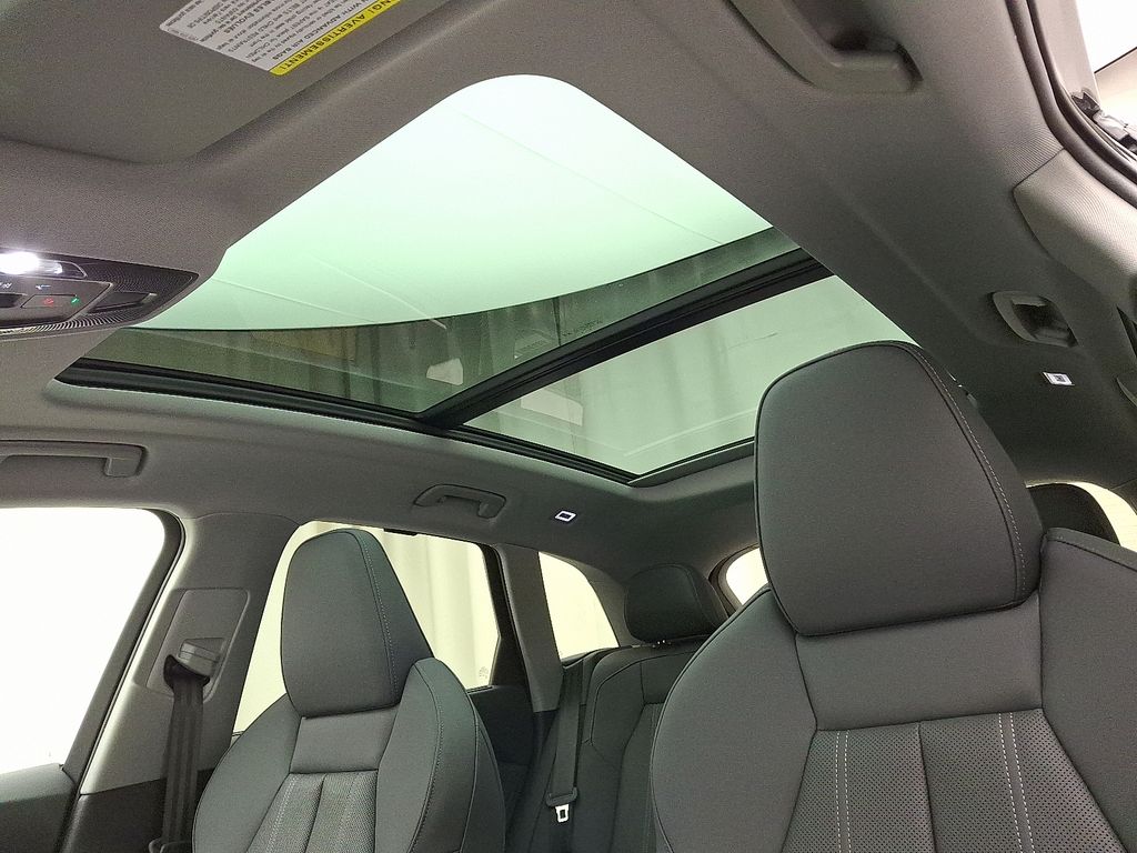 Thumbnail: 2025 Audi Q5 - 9