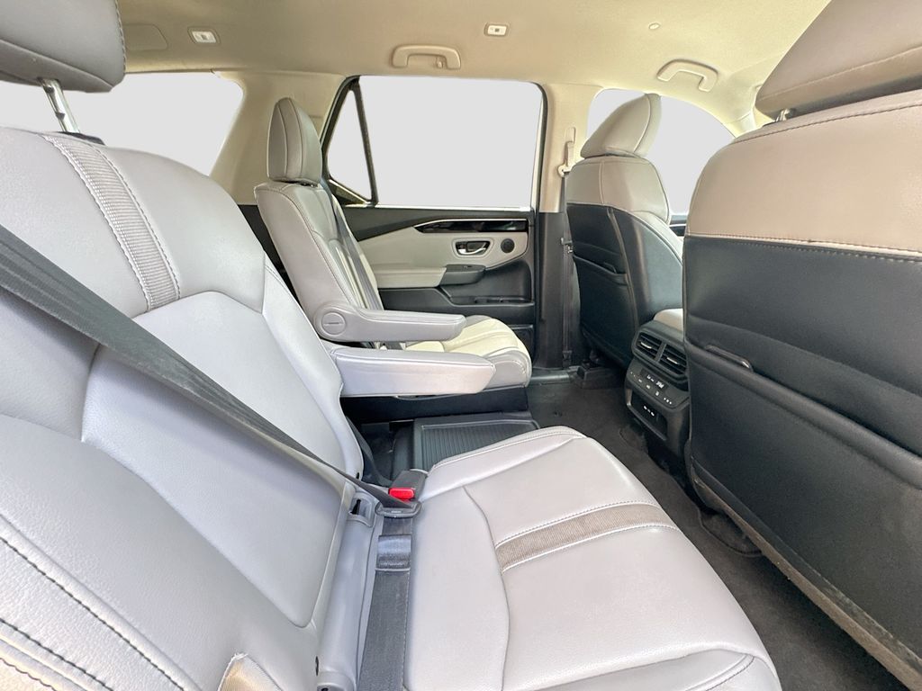 Used 2024 White Honda EX-L image 27
