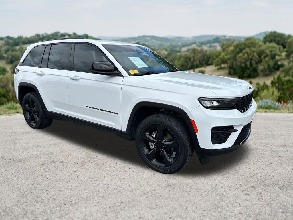 Used Car 2023 Jeep Grand Cherokee  Altitude For Sale Under $30,000 In Austin, Texas