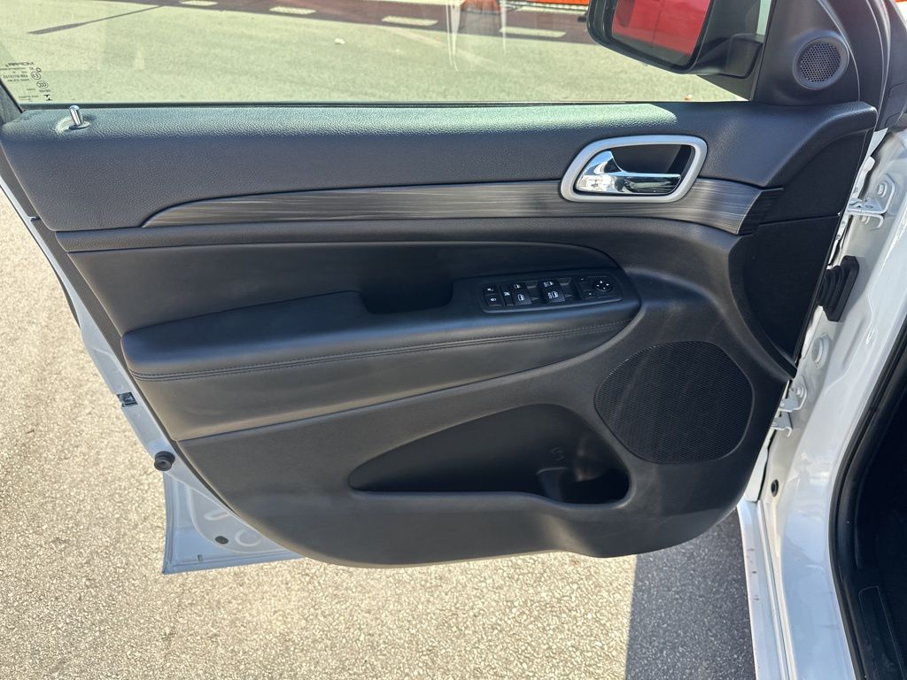 Used Car 2019 Jeep Grand Cherokee  Altitude For Sale Under $20,000 In Austin, Texas