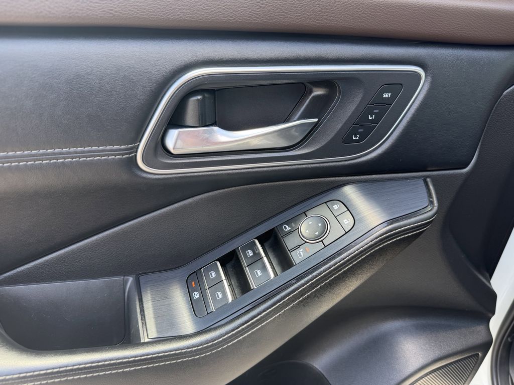 2021 Nissan Rogue Platinum - 10