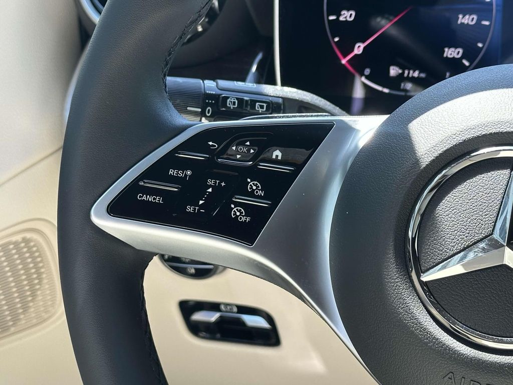 2025 Mercedes-Benz GLC 300 20