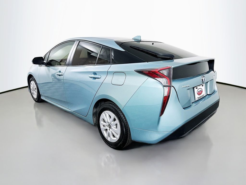 Thumbnail: 2017 Toyota Prius - 7