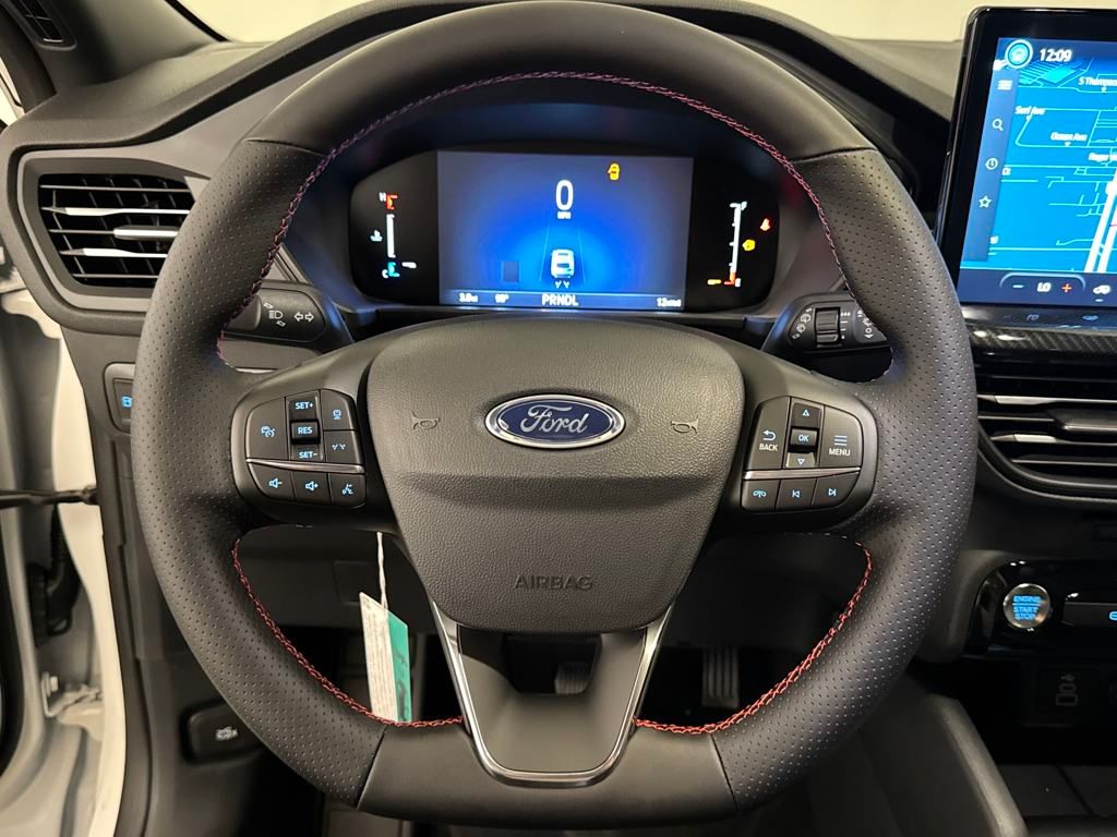 2025 Ford Escape Hybrid ST-Line photo 4