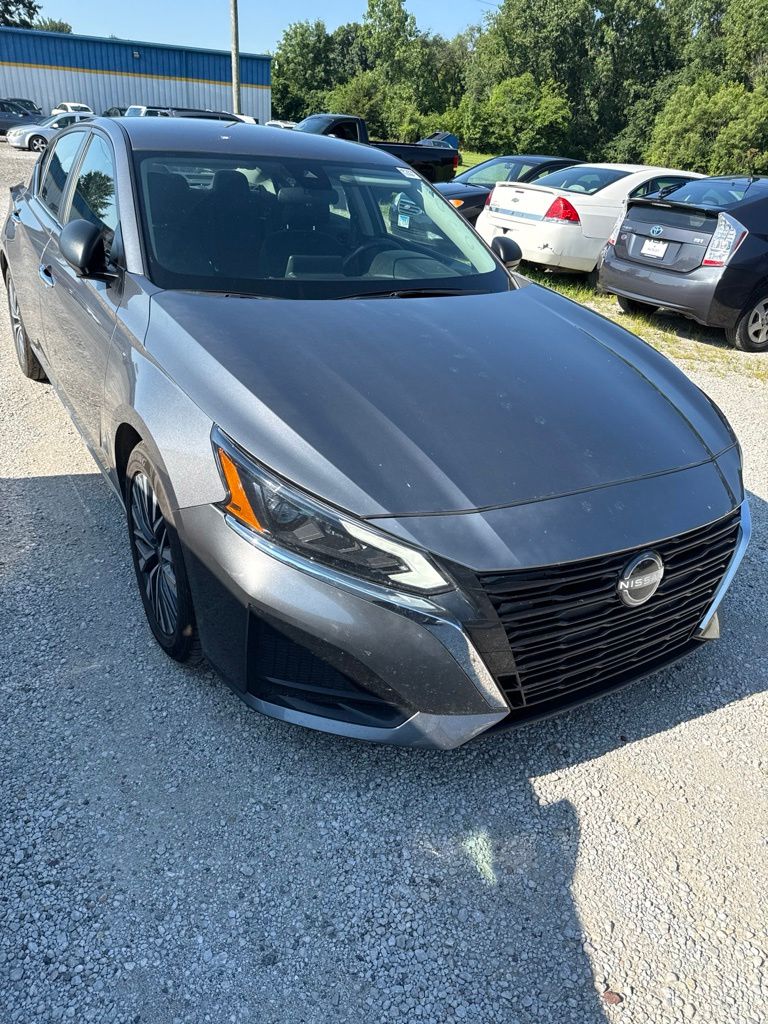Gray (Gun Metallic) 2024 Nissan Altima Sedan Front-Wheel Drive Continuously Variable Transmission