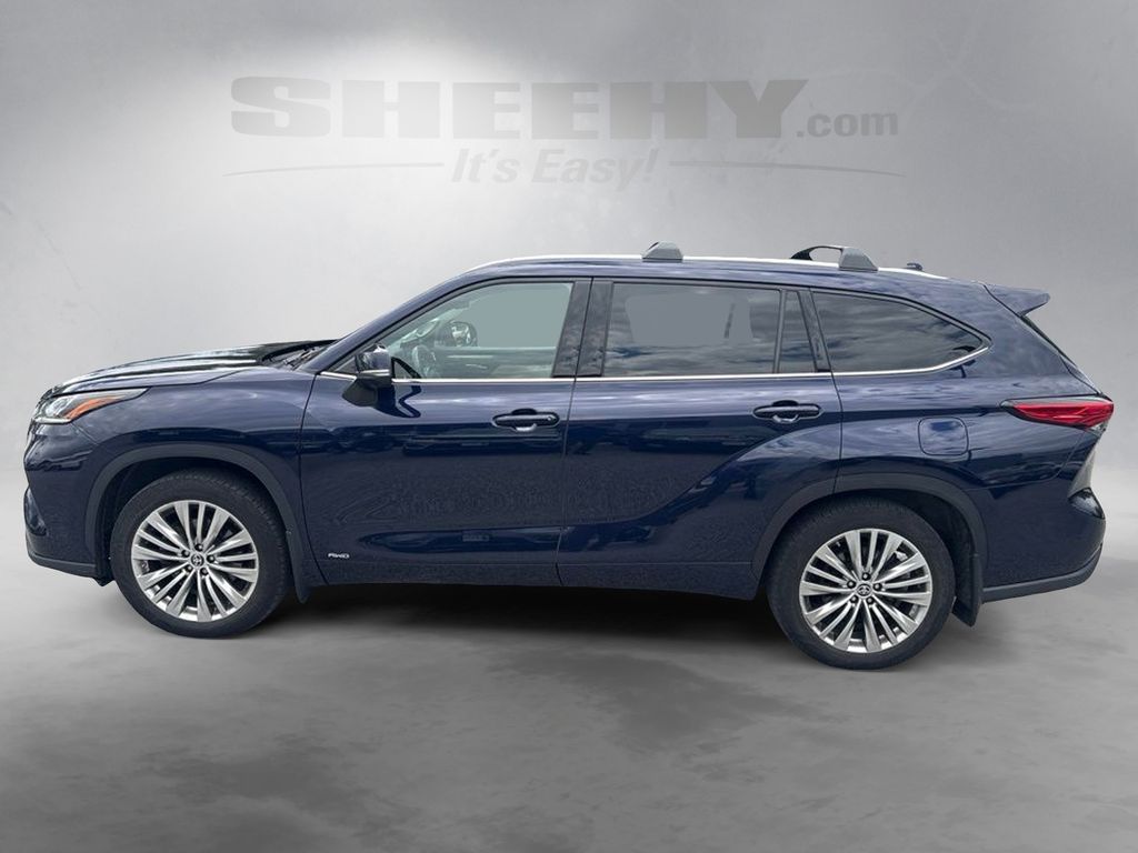 Used 2023  Toyota Platinum image 15