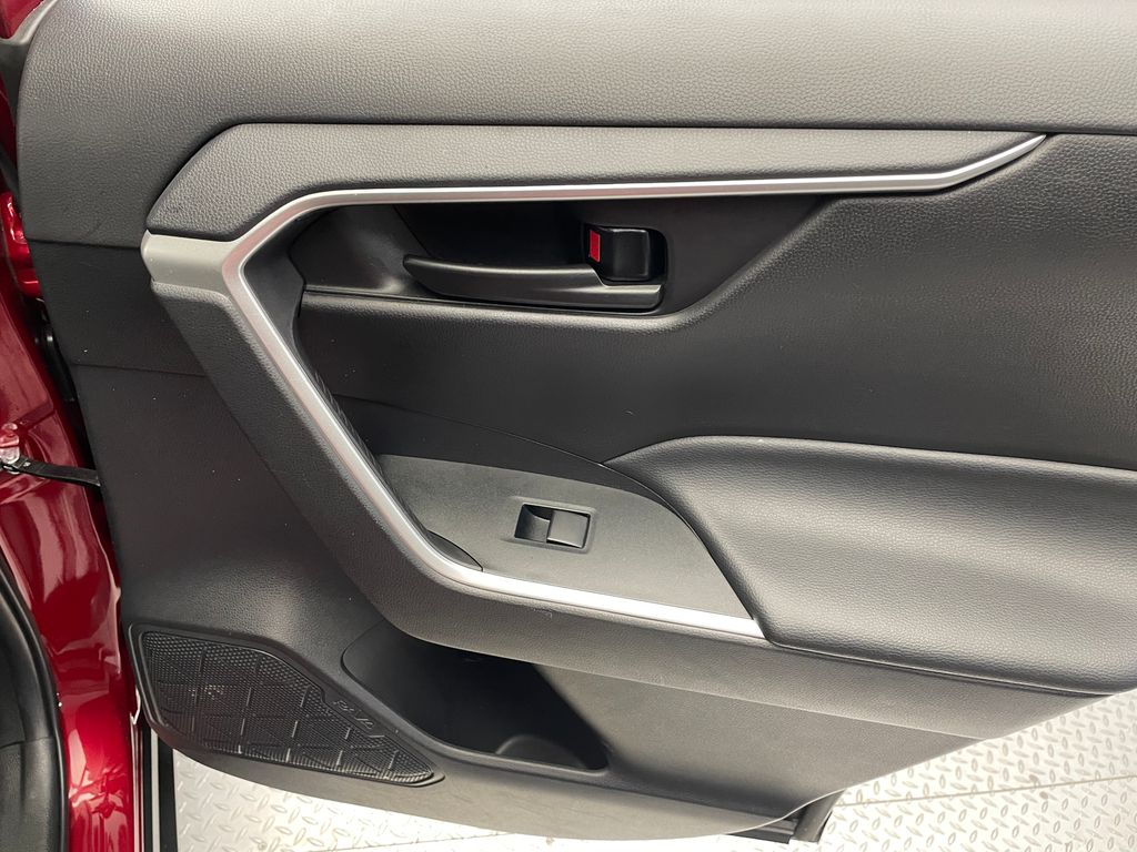 2022 Toyota RAV4 LE 20
