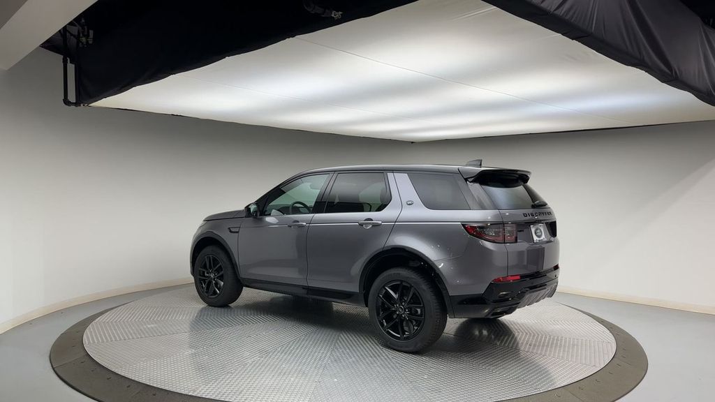 2025 Land Rover Discovery Sport SE 6