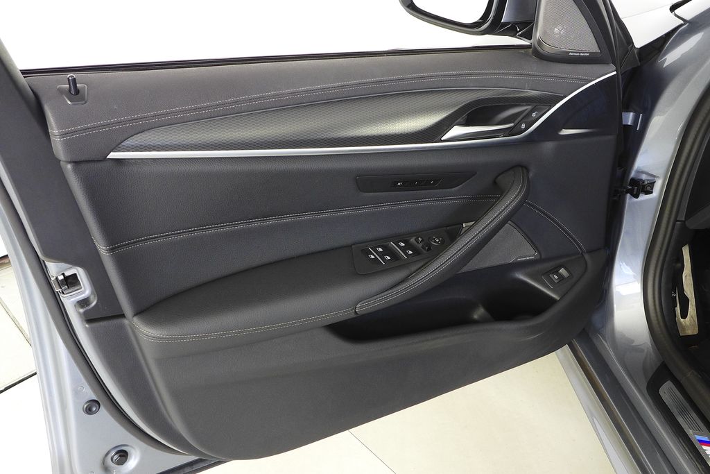 Thumbnail: 2023 BMW 5 Series - 11