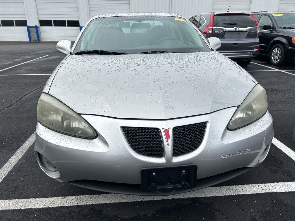 2008 Pontiac Grand Prix Base 5