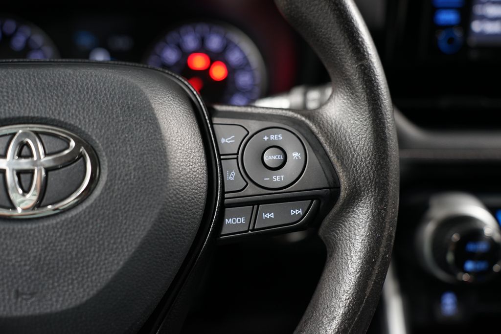 2021 Toyota RAV4 XLE 13