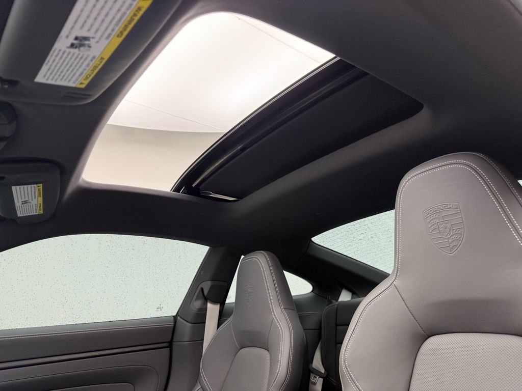 Thumbnail: 2024 Porsche 911 - 27