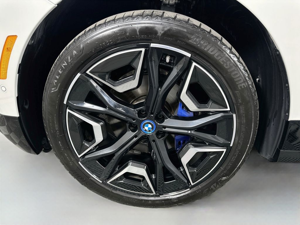 Thumbnail: 2024 BMW iX - 30