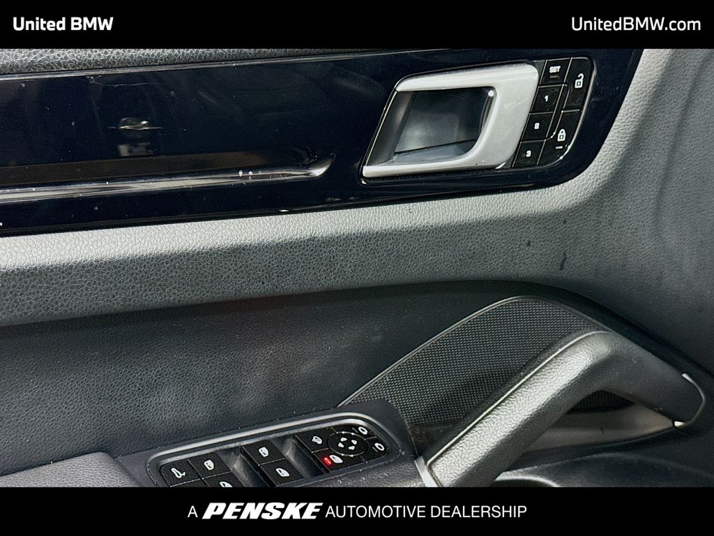 Thumbnail: 2019 Porsche Cayenne - 3