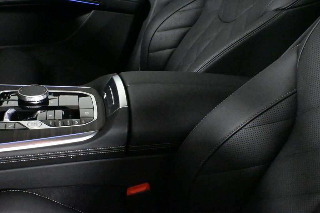 Thumbnail: 2026 BMW X5 - 25