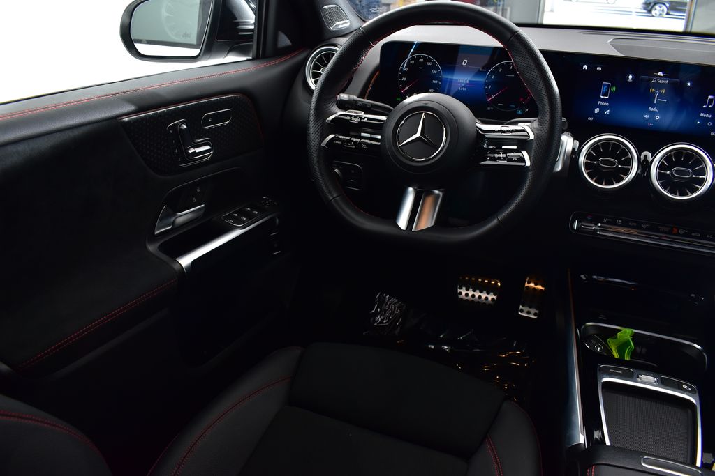 Thumbnail: 2025 Mercedes-Benz GLB - 23